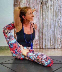 eka-pada-sirsasana-variation