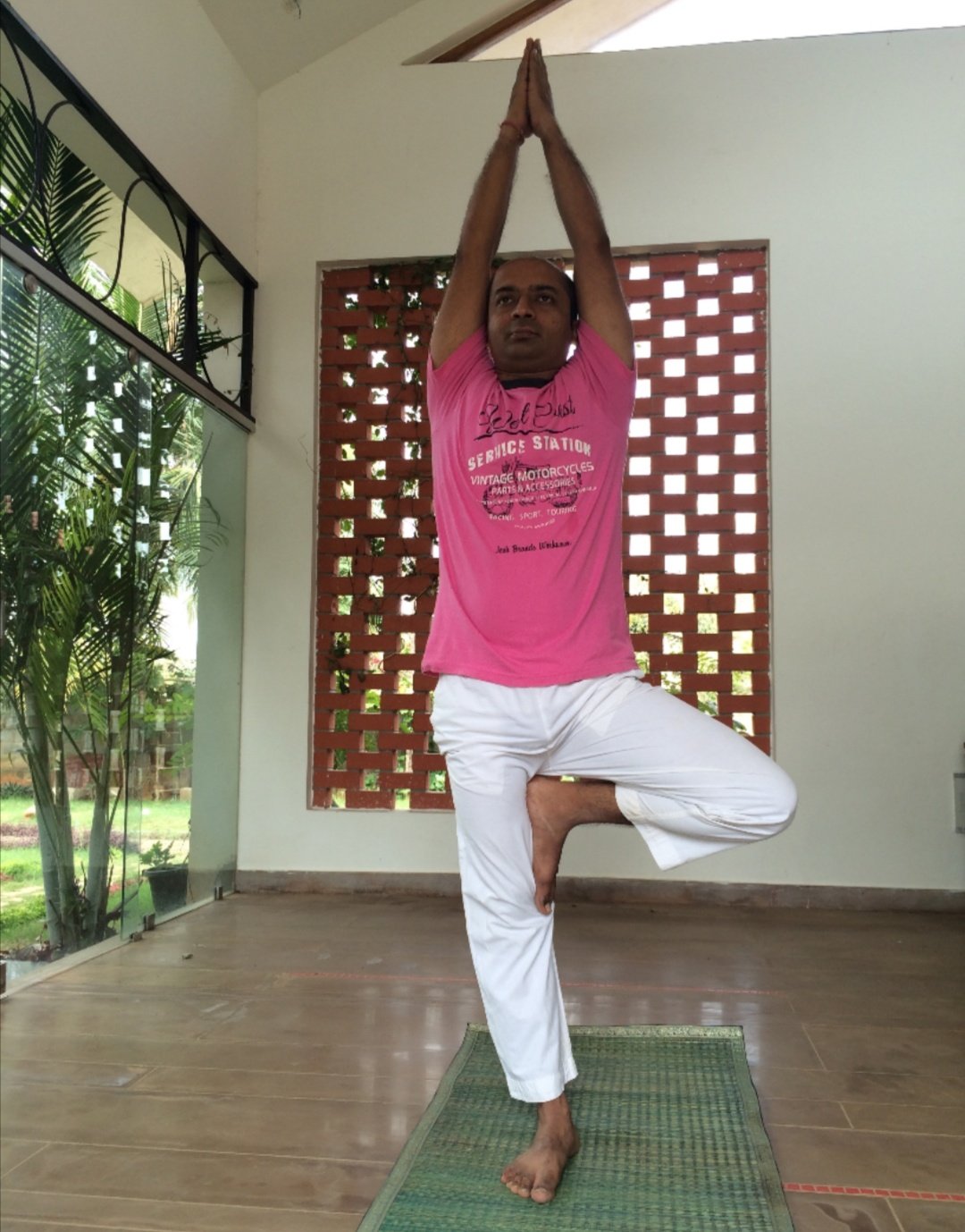 yoga-expert-sandeep mishra
