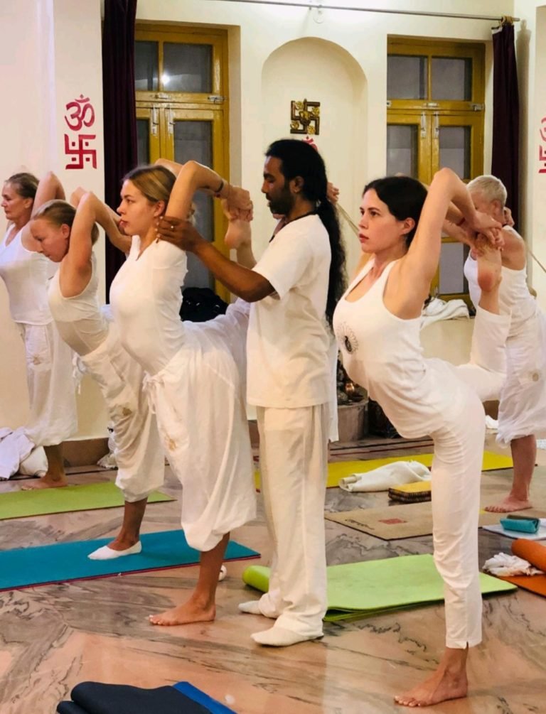 Yoga-teacher