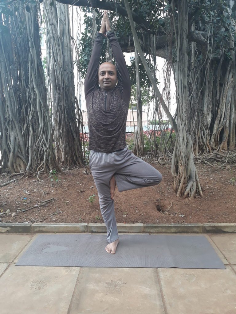 sandeep-mishra-yoga-expert-performing-tree-pose